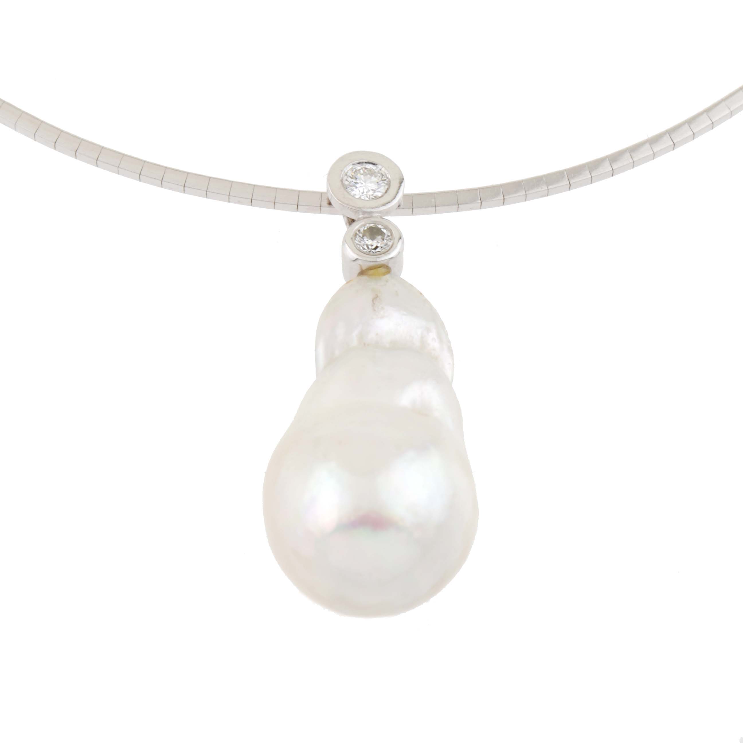 NECKLACE WITH AUSTRALIAN BAROQUE PEARL AND DIAMONDS