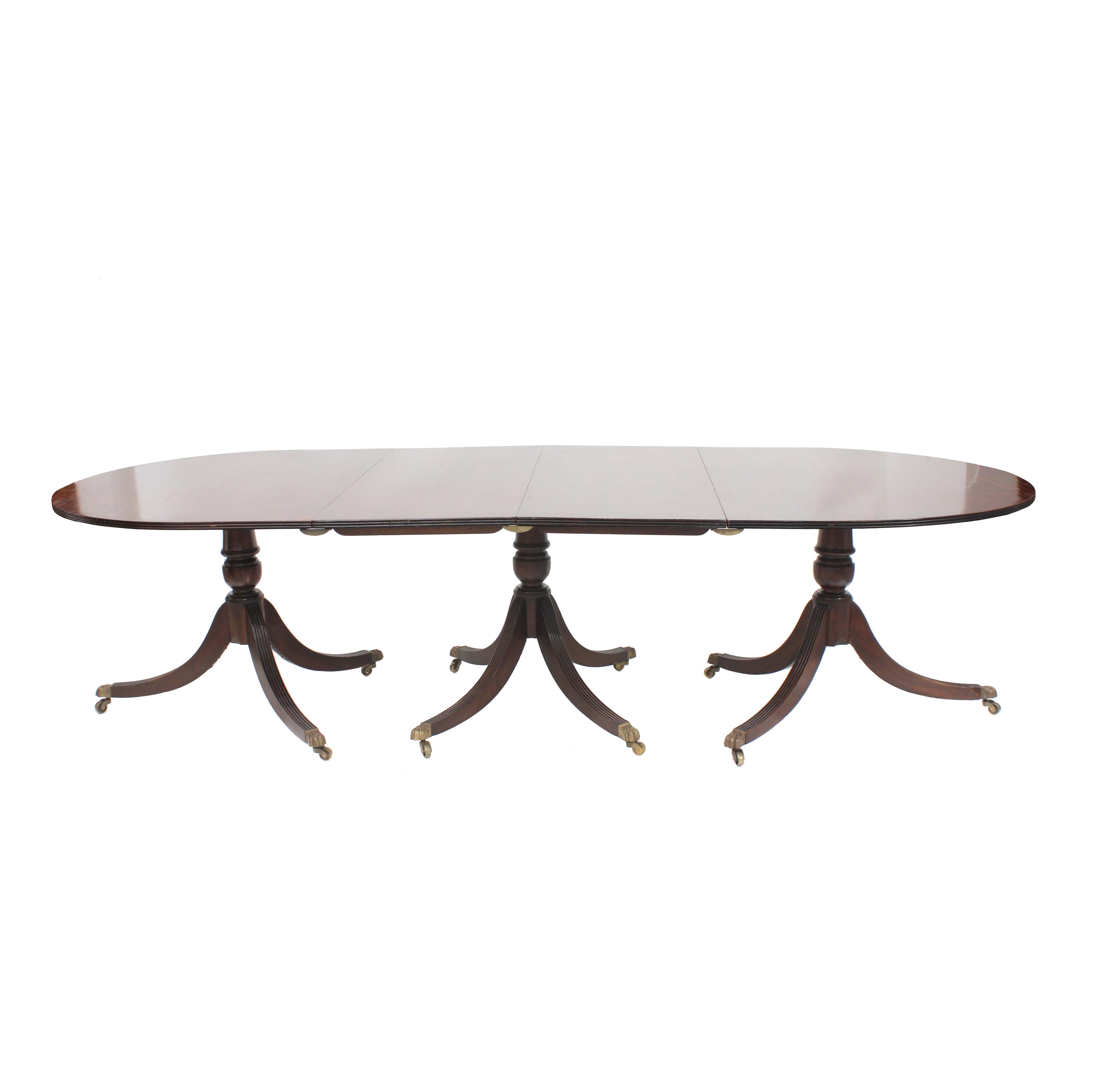 REGENCY EXTENDING DINING TABLE, C19th.