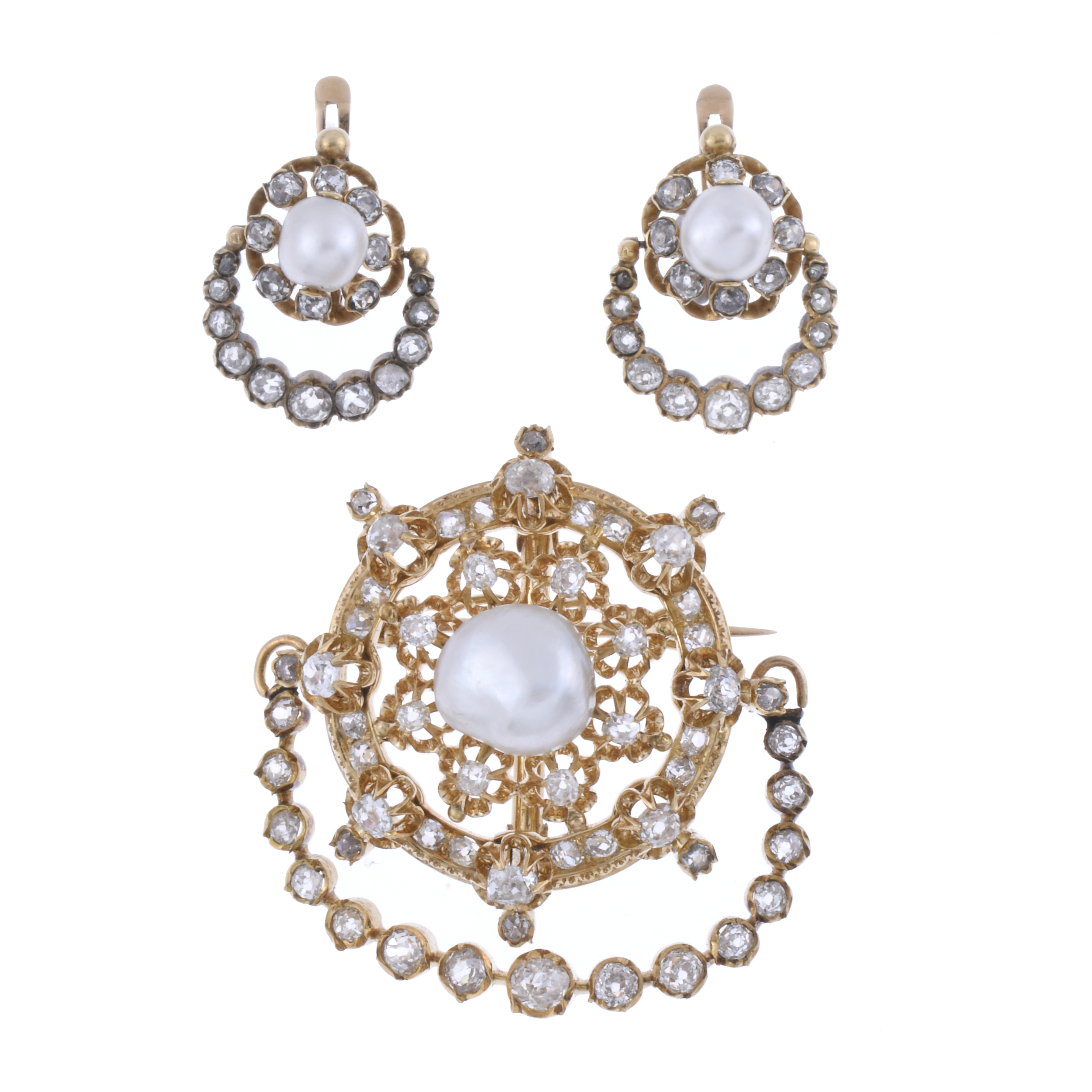 ELIZABETHAN SET WITH DIAMONDS AND PEARL.