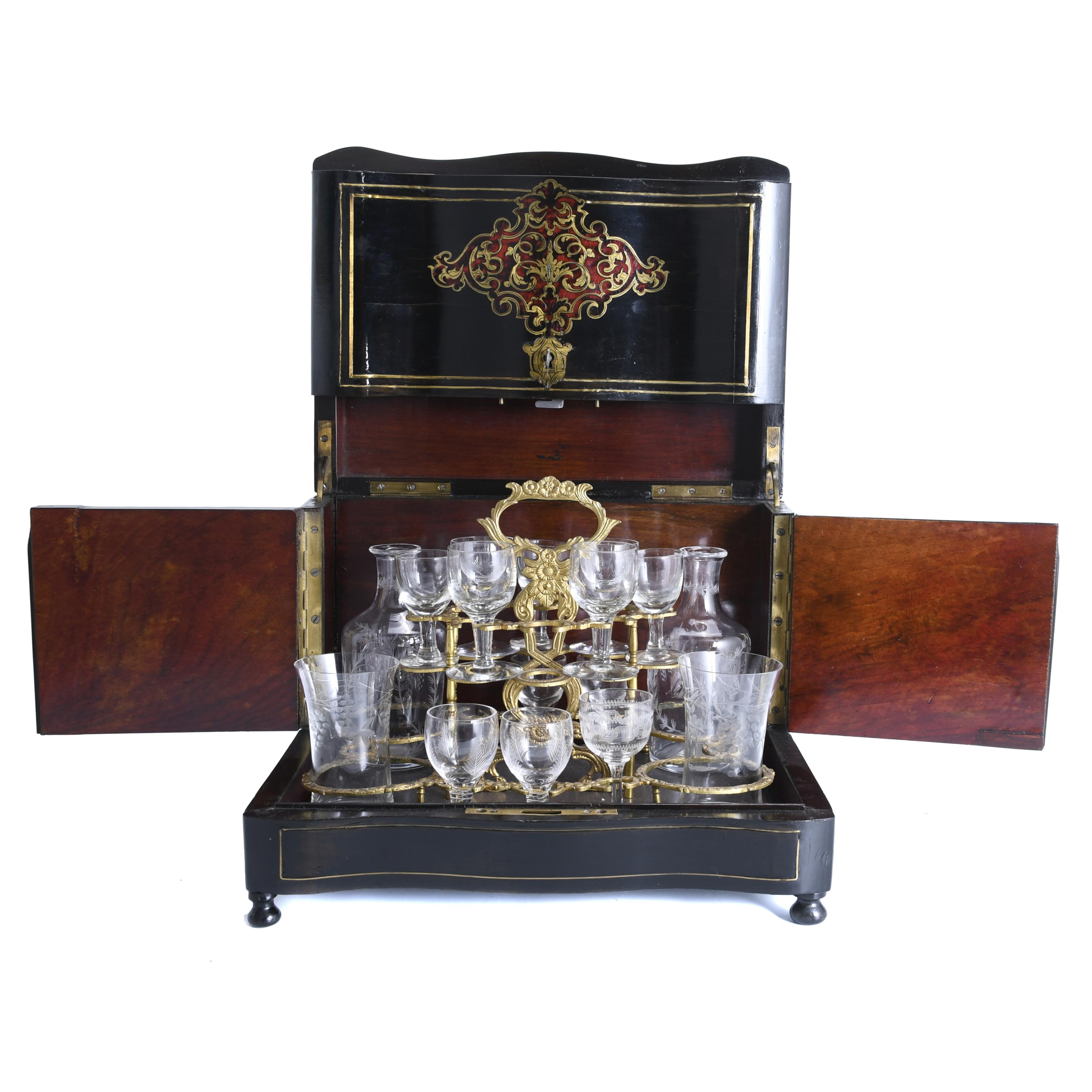 FRENCH NAPOLEON III LIQUOR BOX, SECOND HALF OF THE 19TH CEN