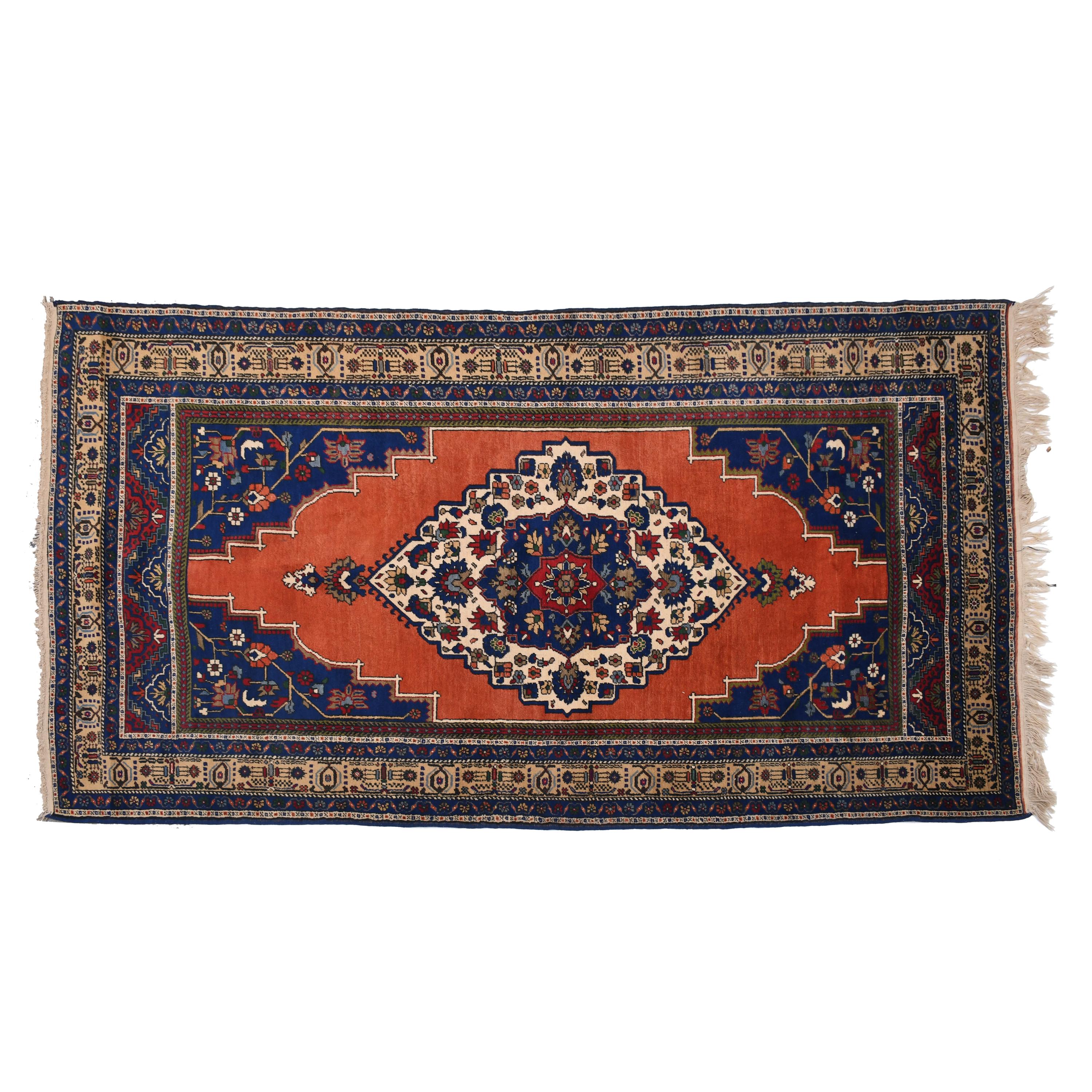 PAKISTANI CARPET, 20TH CENTURY. 