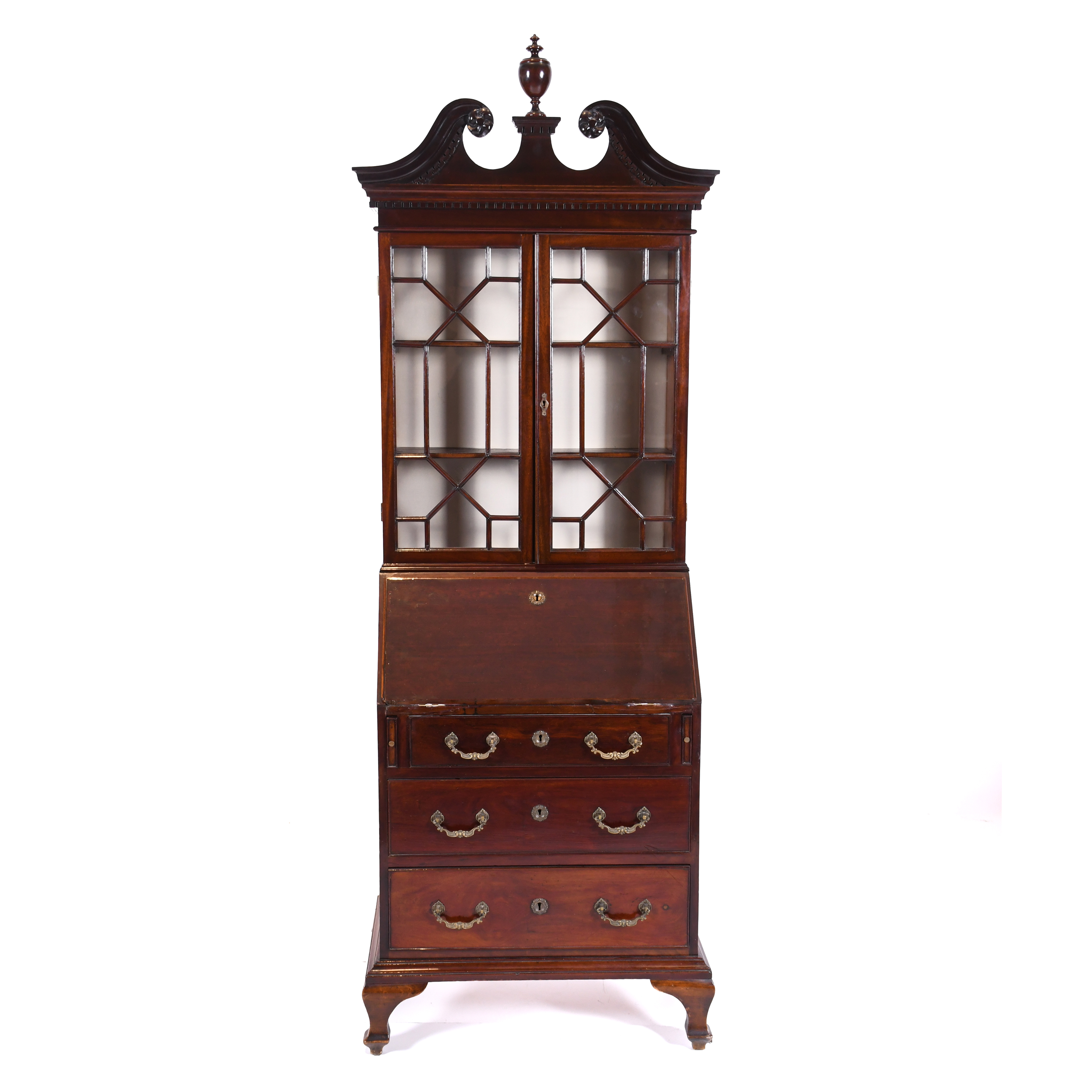 SMALL GEORGE II STYLE DISPLAY CABINET, 20TH CENTURY. 