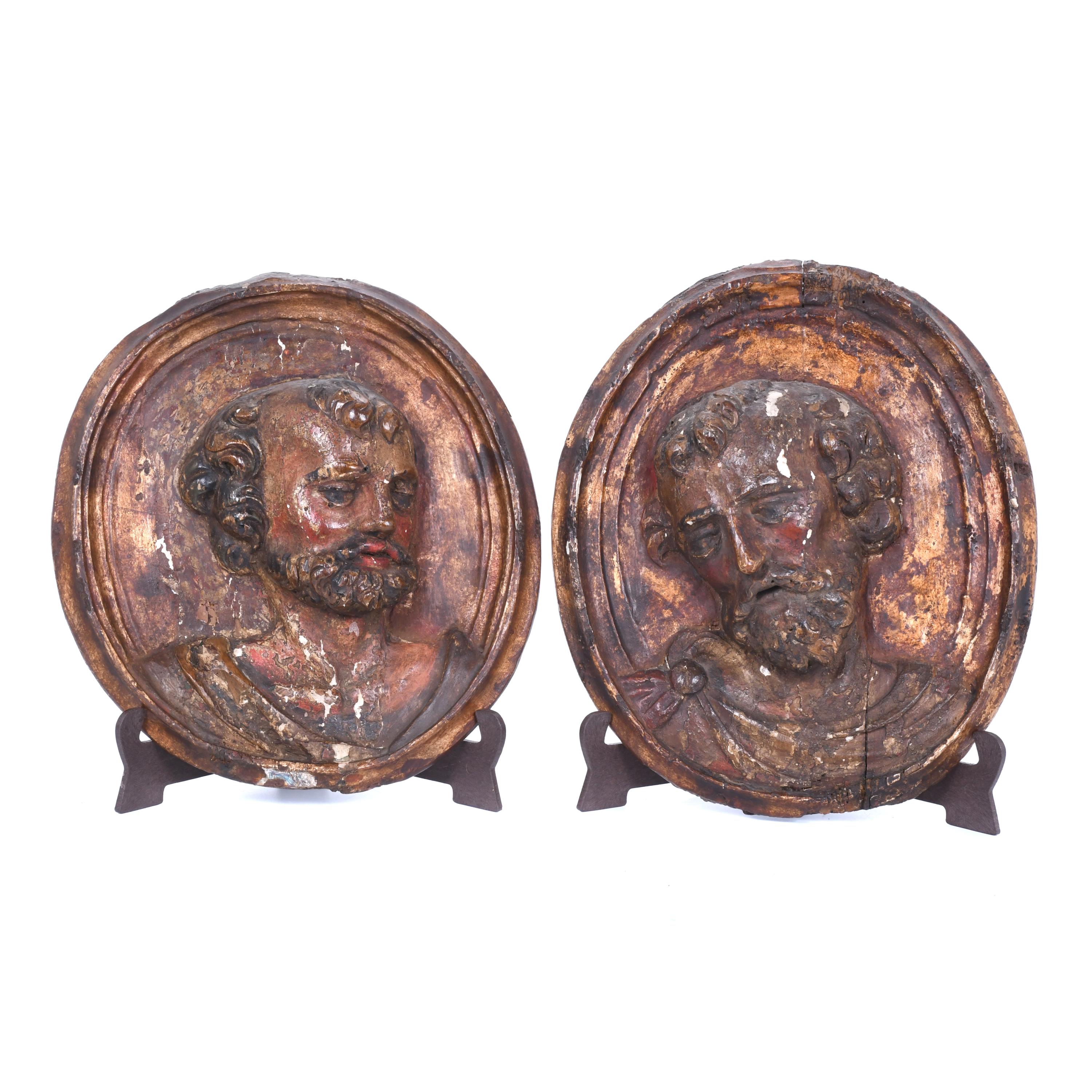 PAIR OF MEDALLIONS DEPICTING SAINTS, 20TH CENTURY. 