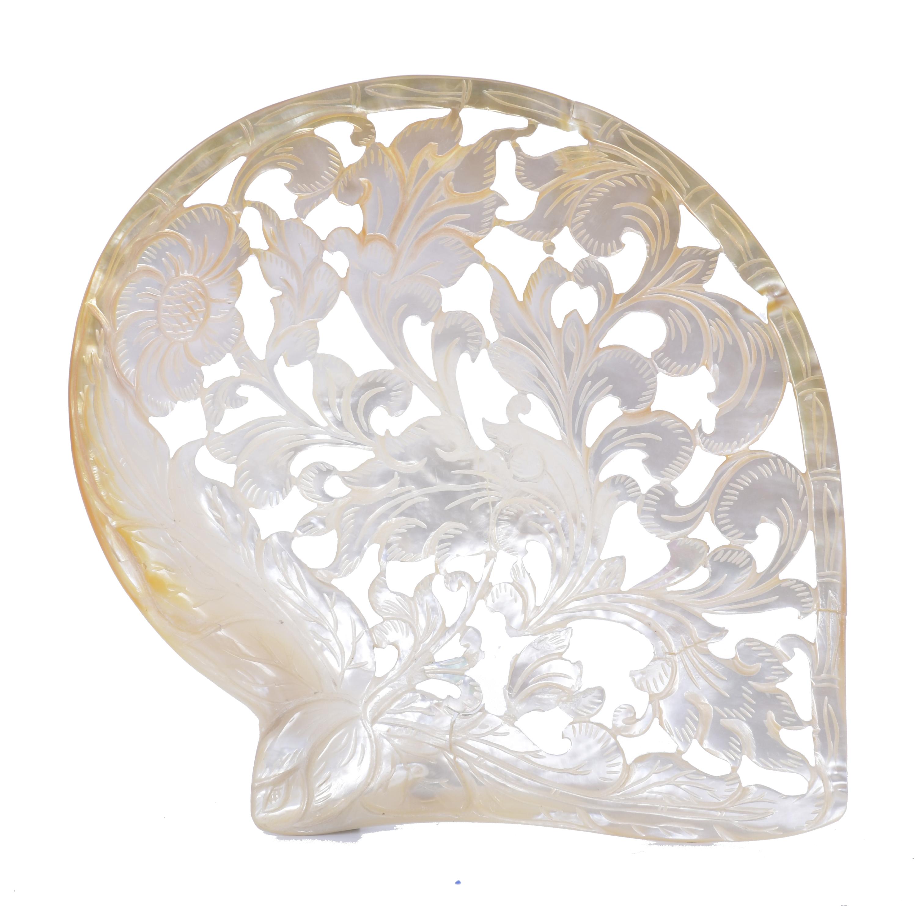 MOTHER-OF-PEARL CARVING, FIRST HALF OF THE 20TH CENTURY.