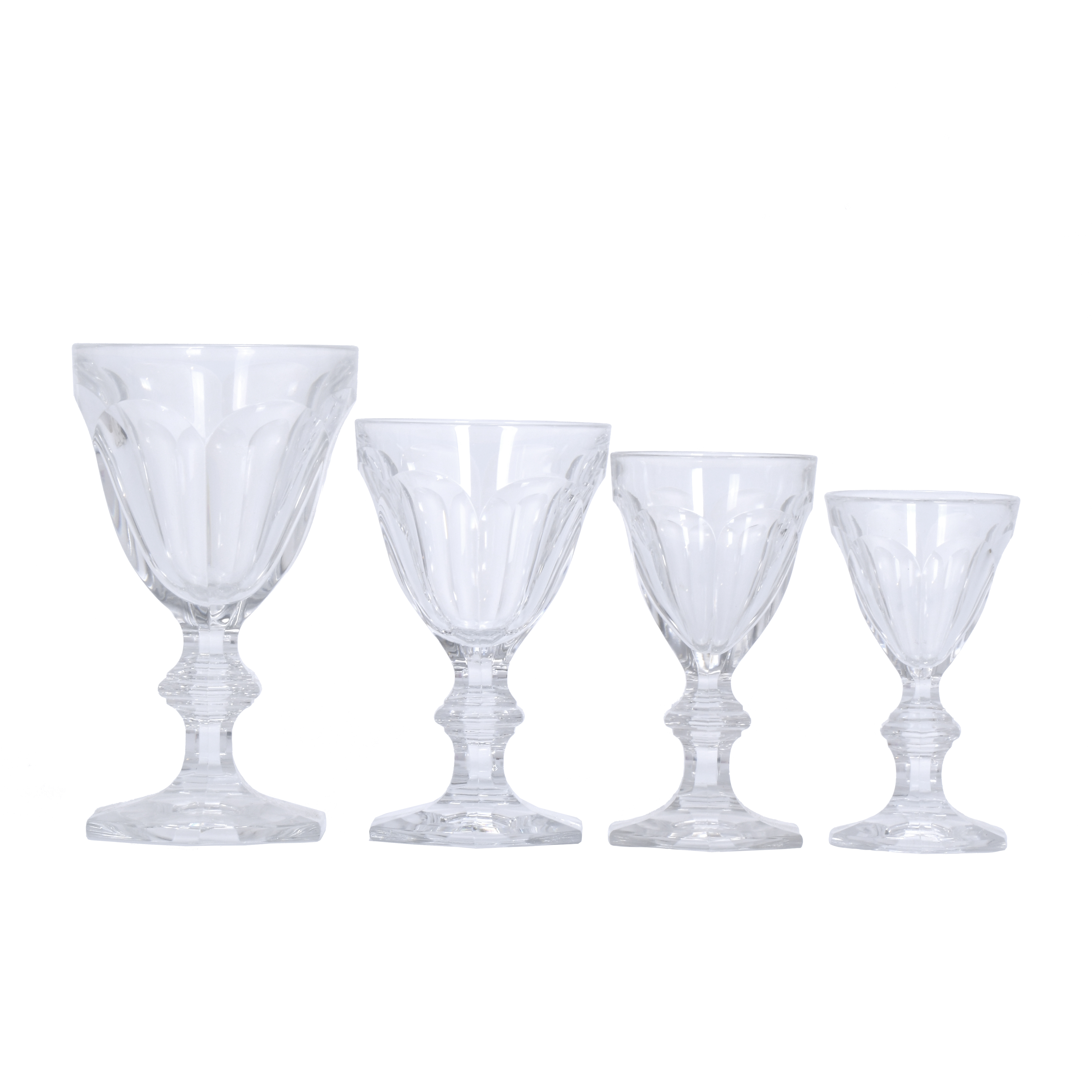 MANUFACTURA BACCARAT. CRISTALERIA CON VEINTICUATRO COPAS, S