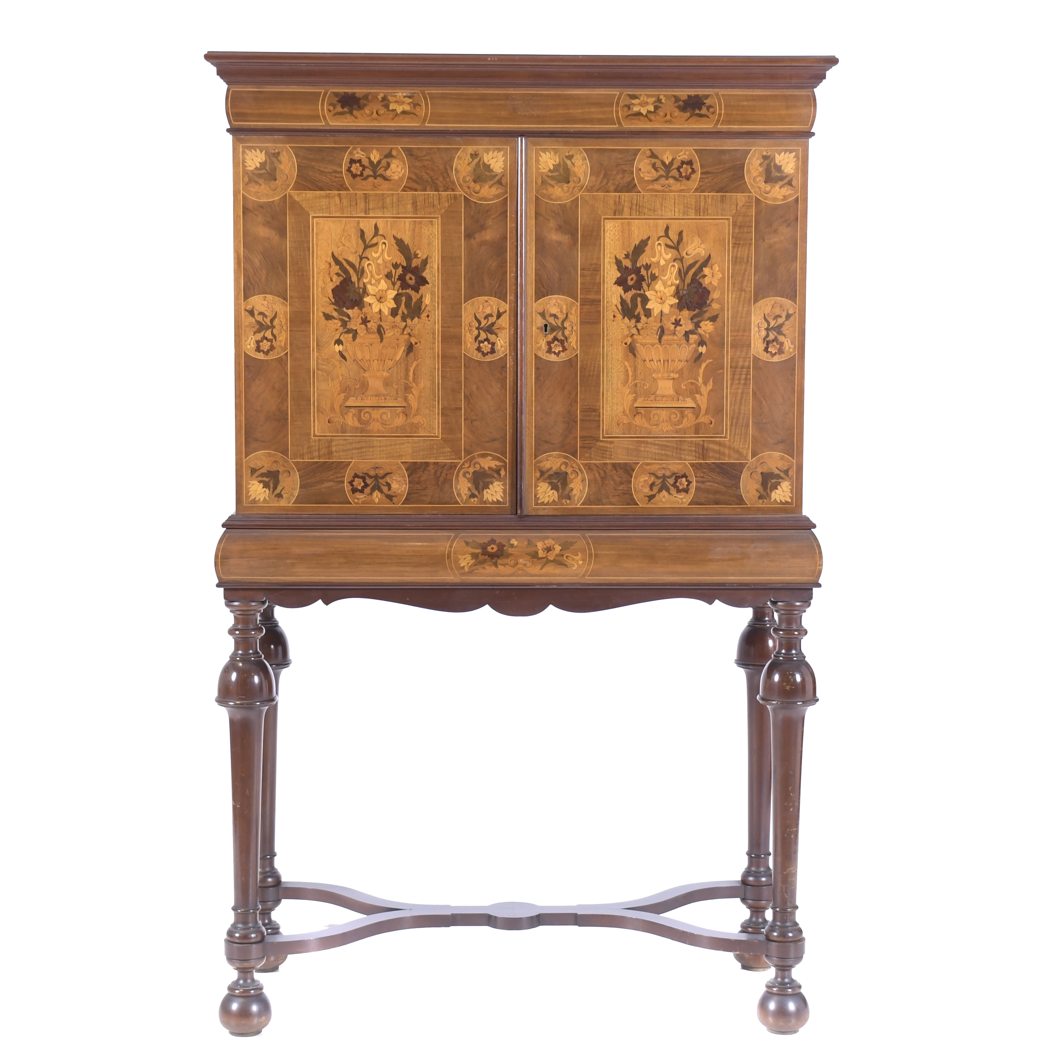 GEORGE II STYLE CABINET WITH BASE, EARLY 20TH CENTURY.