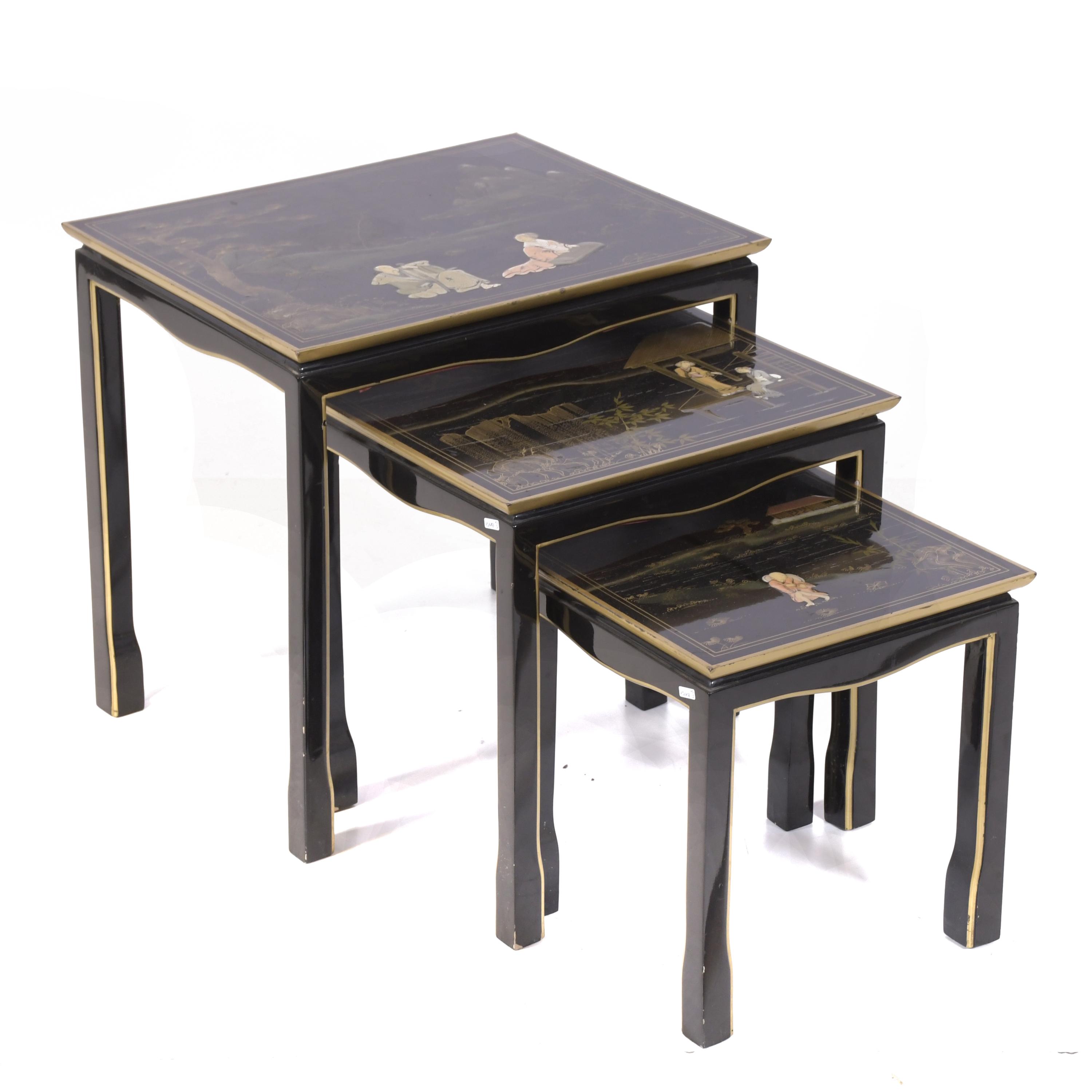 SET OF THREE ORIENTAL-LIKE NESTING TABLES, 20TH CENTURY. 