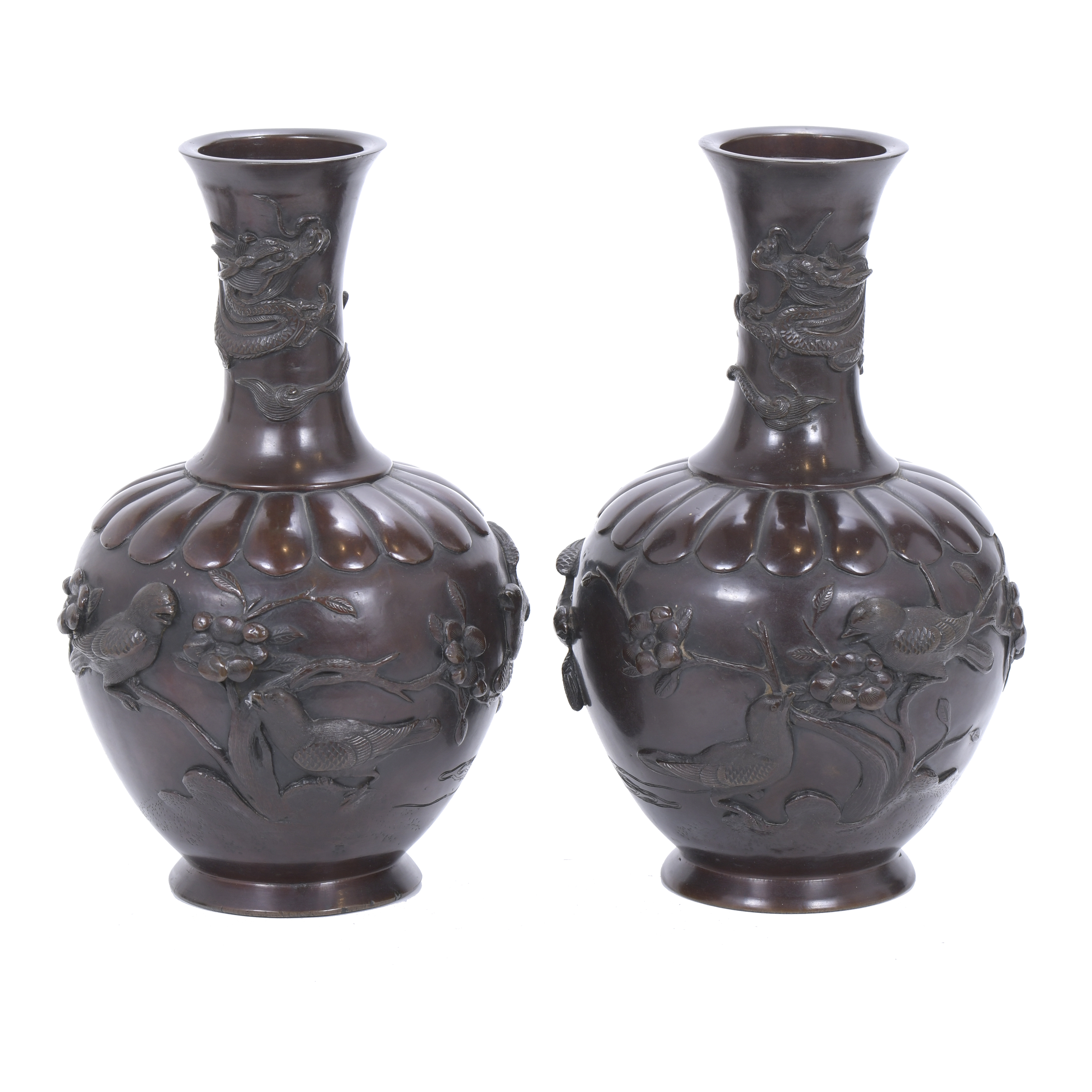 PAIR OF JAPANESE VASES, MEIJI PERIOD, LATE 19TH - EARLY 20T