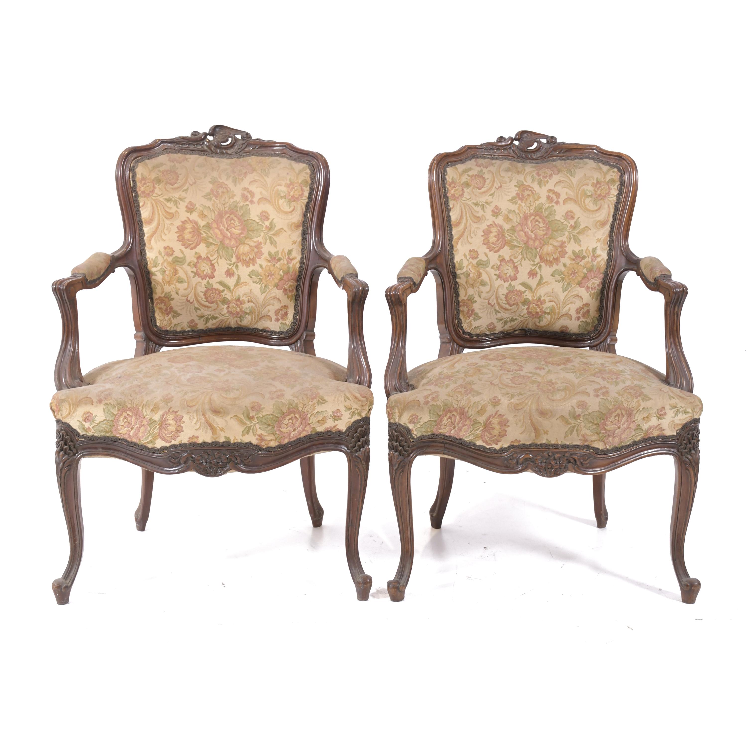 PAIR OF LOUIS XV STYLE ARMCHAIRS, 20TH CENTURY. 