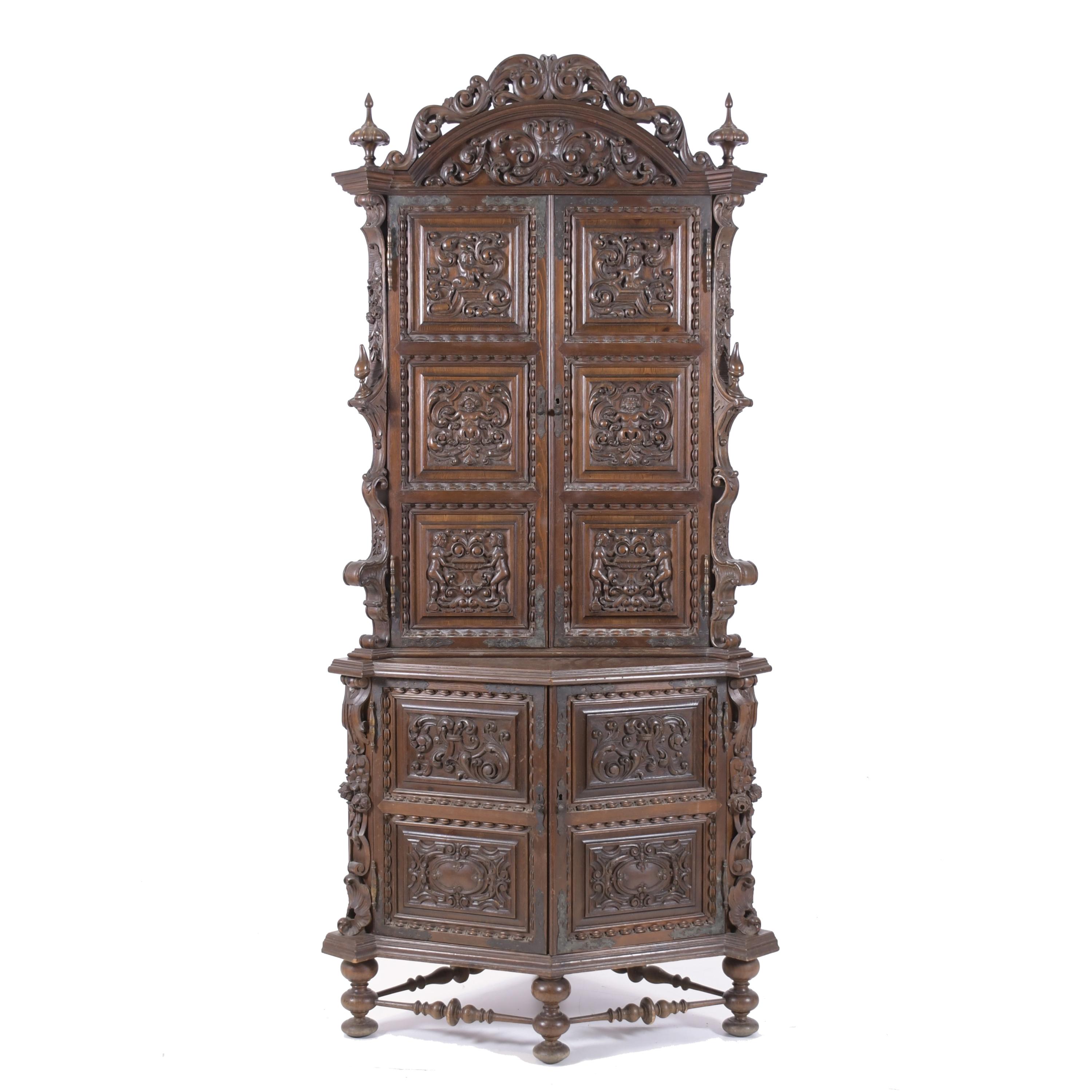 CORNER CUPBOARD, AFTER ITALIAN RENAISSANCE MODELS, 20TH CEN