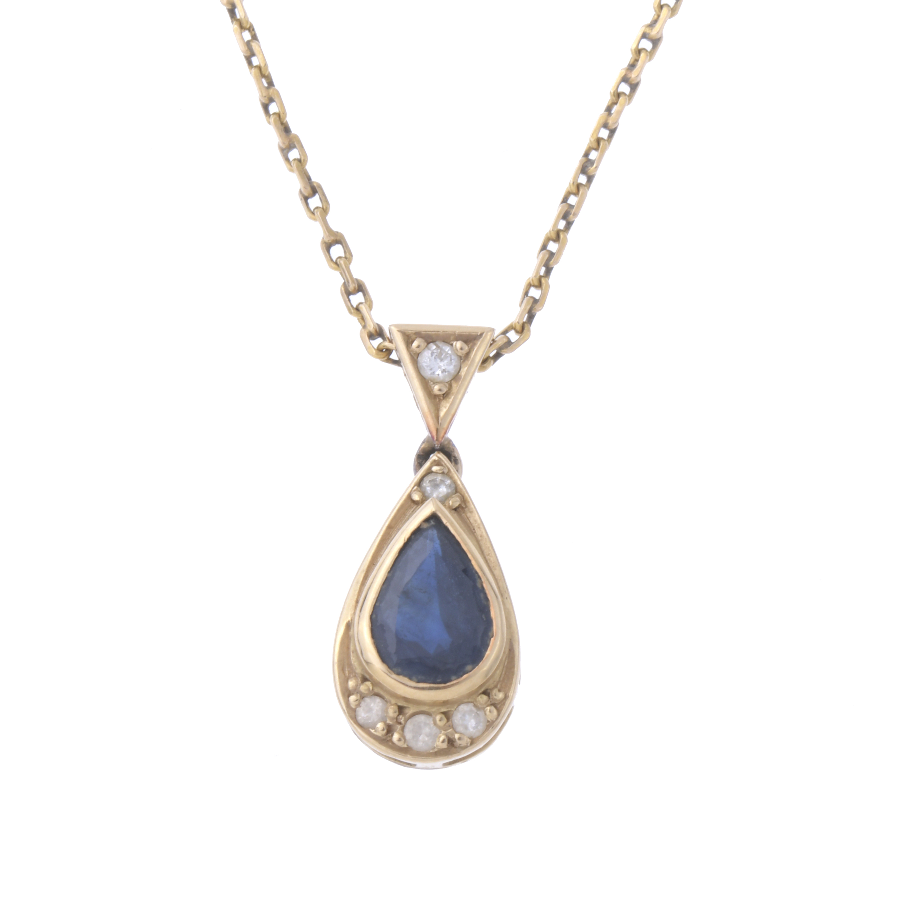 PENDANT WITH SAPPHIRE AND DIAMONDS.