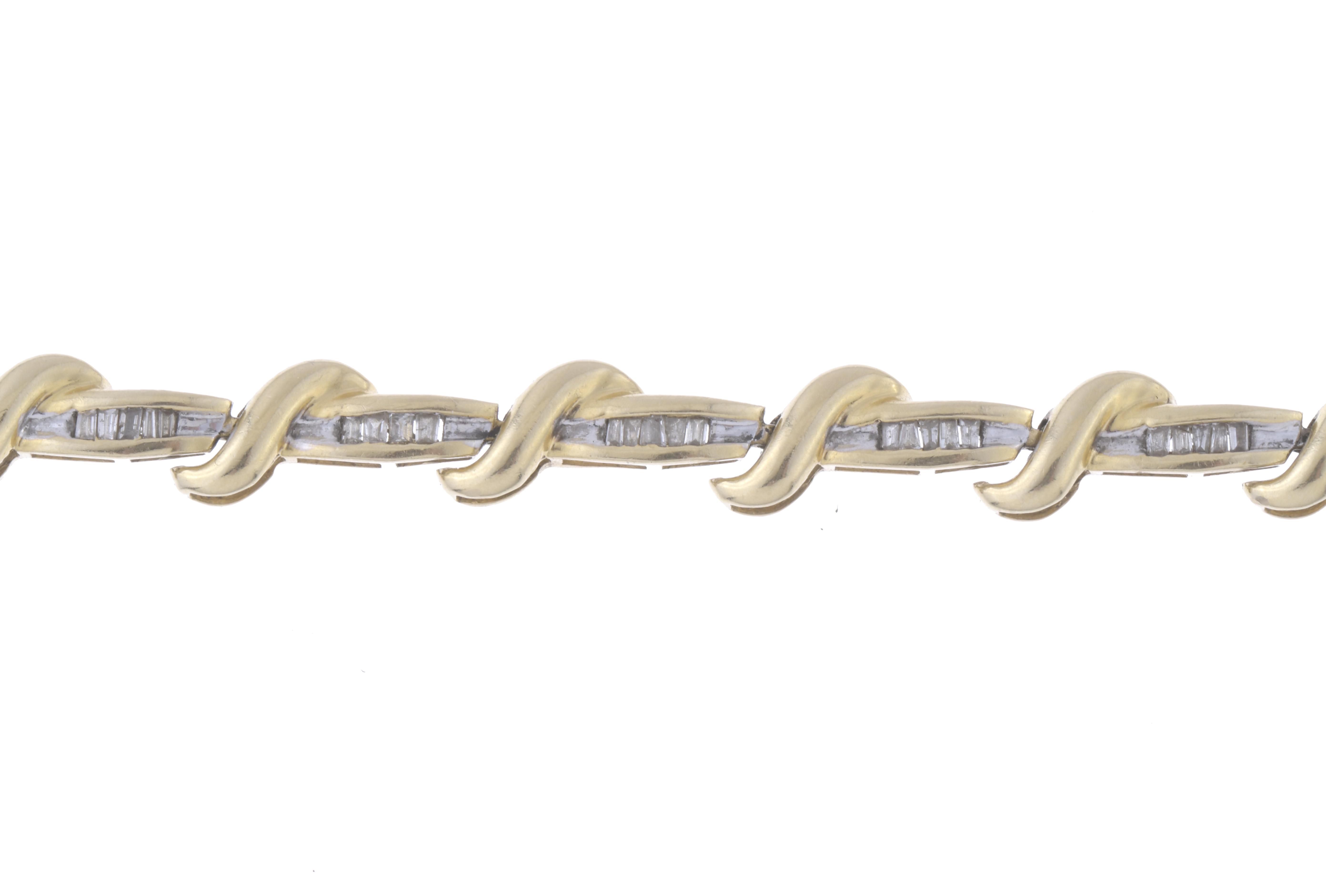 LINKS BRACELET WITH DIAMONDS.