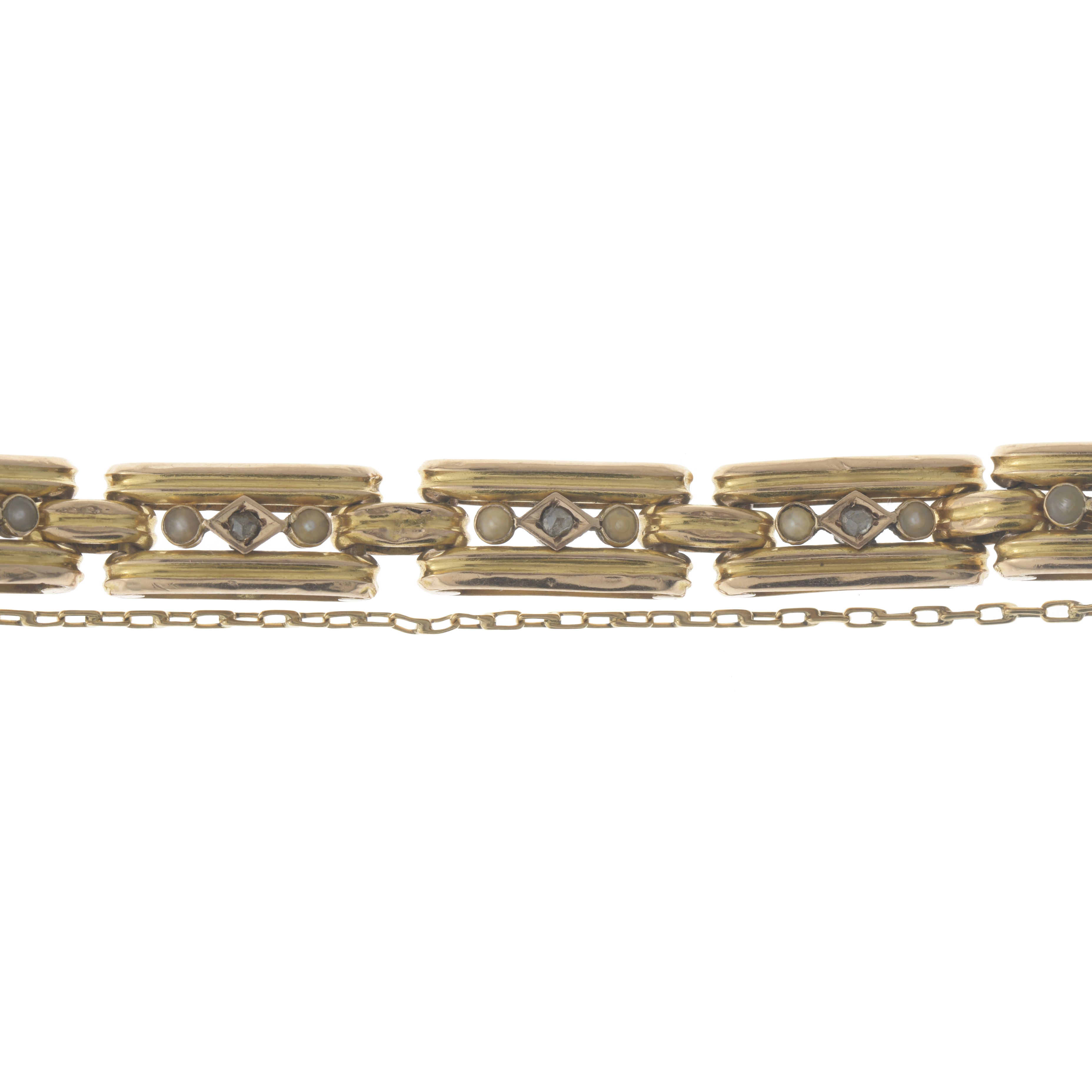 LINKS BRACELET WITH DIAMONDS AND PEARLS