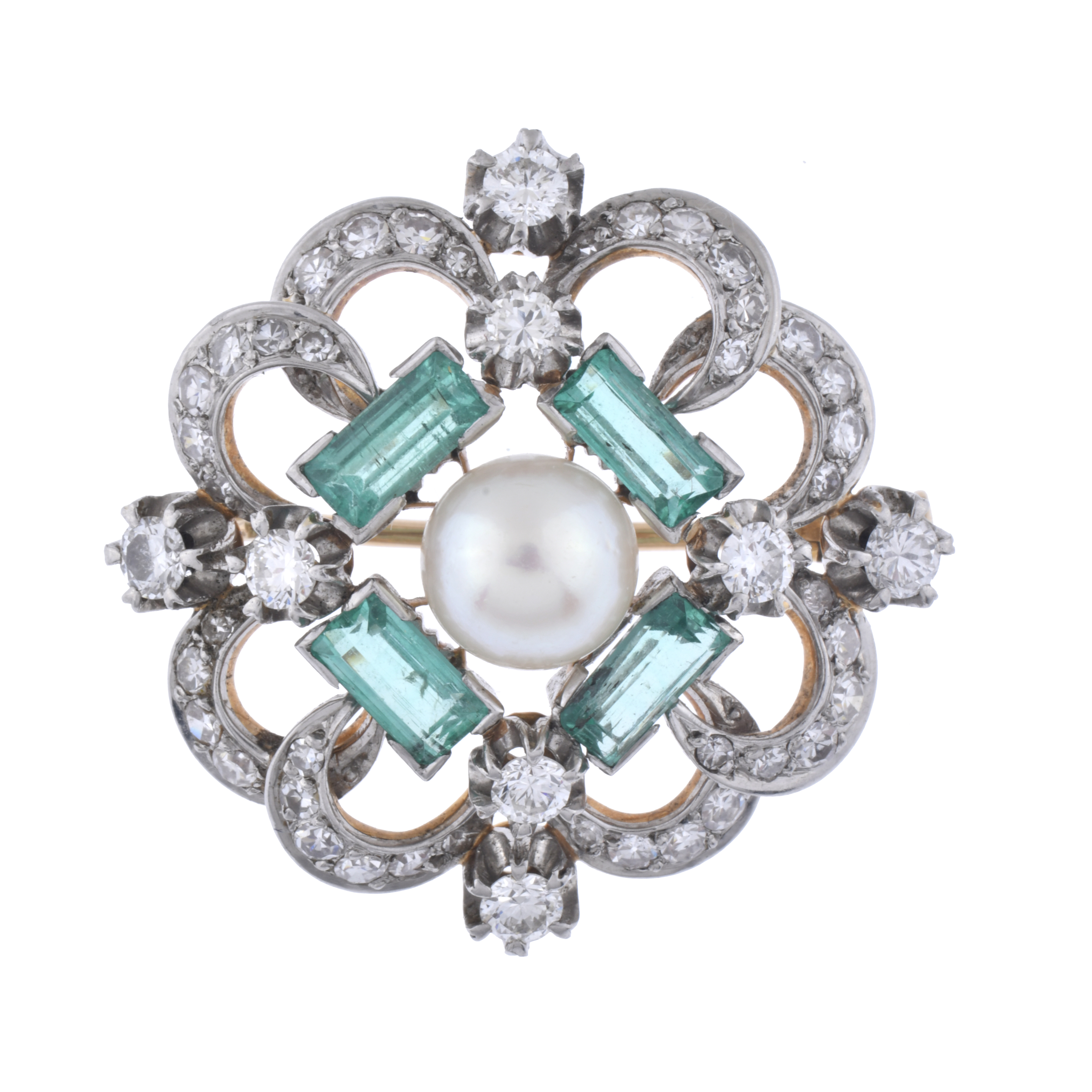 Broche con diamantes, esmeraldas y perla central. 