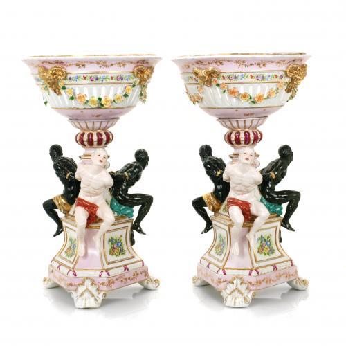 MEISSEN. PAREJA DE GRANDES CENTROS DE MESA ALEMANES, SEGUNDA MITAD SIGLO XX