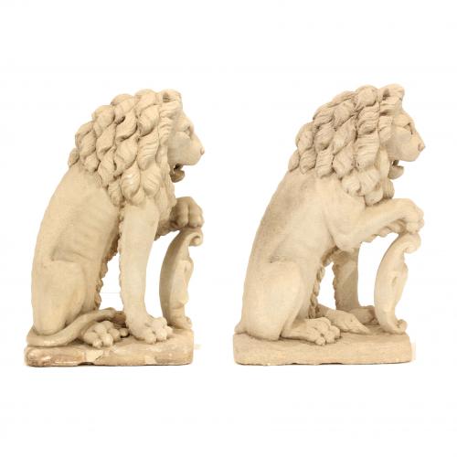 COUPLE OF LIONS, 20TH CENTURY. 