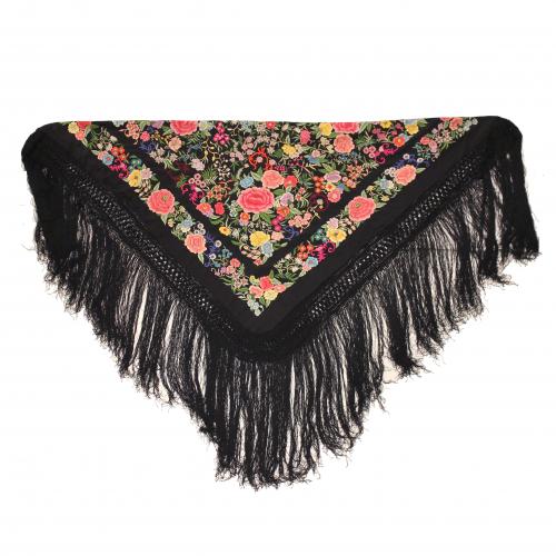 In embroidered silk with floral motifs. 154 x 150 cm without the fringe. 