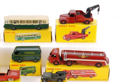 LOTE DE ONCE DINKY TOYS FRANCESES E INGLESES, AÑOS 50, 60 Y