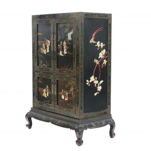 CHINESE CABINET, MID 20TH CENTURY