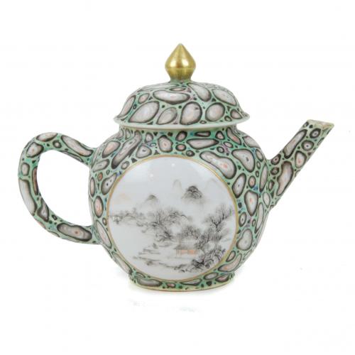 CHINESE TEAPOT, C19th.