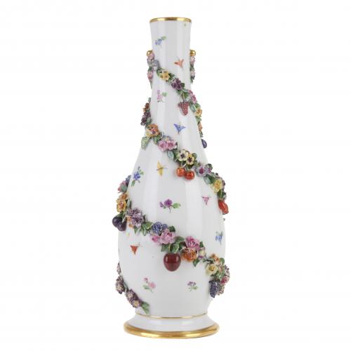 MEISSEN. SMALL VASE, MID C20th.