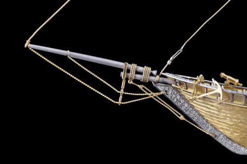 MAQUETA EN ORO, DIAMANTES Y ZAFIROS DE LA NAVE FRANCESA "LE