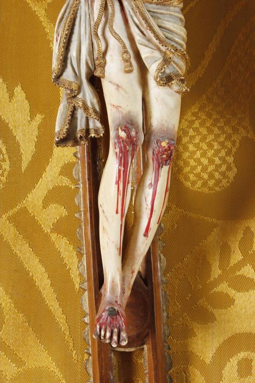 HISPANIC-PHILIPPINE THREE-NAIL IVORY CHRIST, LATE 17TH CENT