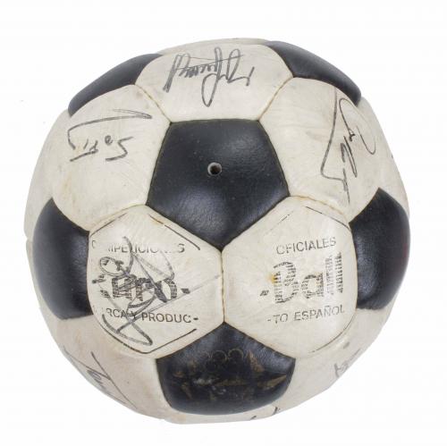 PELOTA FIRMADA POR LOS JUGADORES DEL F.C. BARCELONA, TEMPORADA 1975-76.