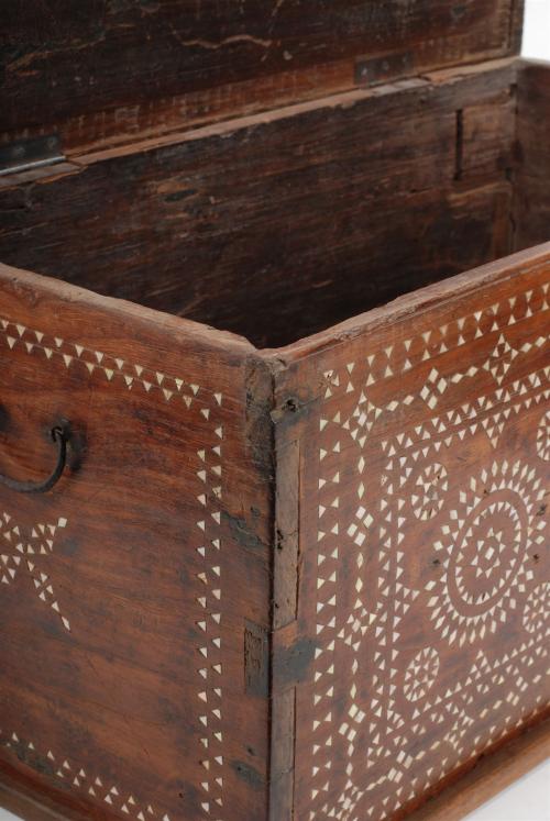 CATALAN "DEL PINYONET" SMALL CHEST, 18TH CENTURY.