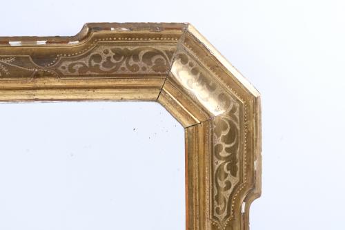 WALL MIRROR, 20TH CENTURY.