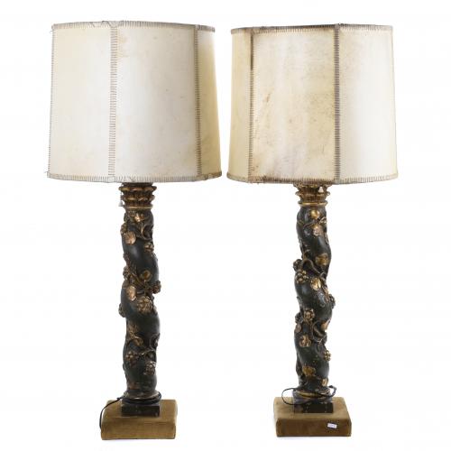 PAIR OF SMALL BAROQUE STYLE COLUMNS CONVERTED INTO LAMPS, 20TH CENTURY. 