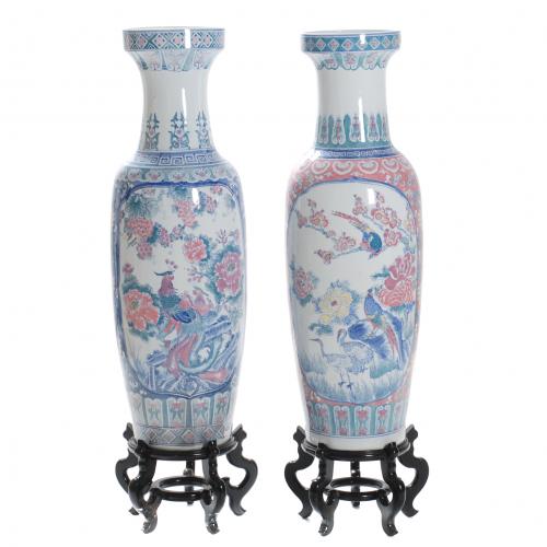 TWO LARGE CHINESE VASES, LAST QUARTER OF THE 20TH CENTURY.