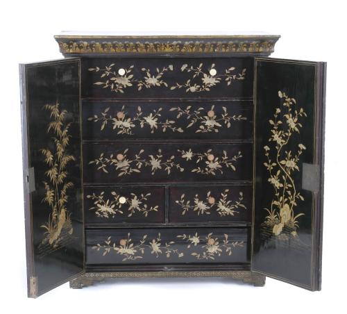 JAPANESE JEWELLERY CABINET.