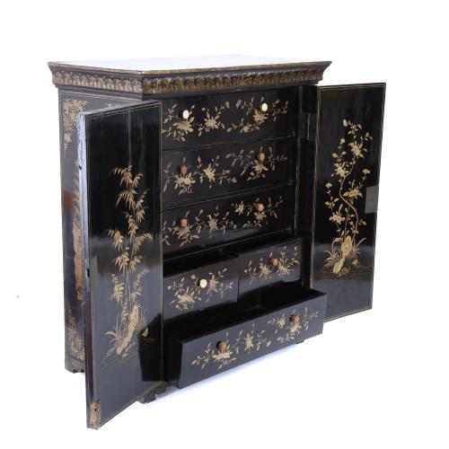 JAPANESE JEWELLERY CABINET.