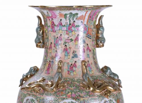 LARGE CHINESE VASE, FIRST HALF OF THE 20TH CENTURY.