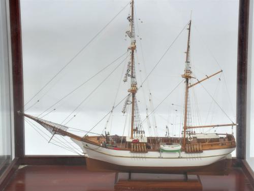 TWO SPANISH SHIP MODELS, 20TH CENTURY.