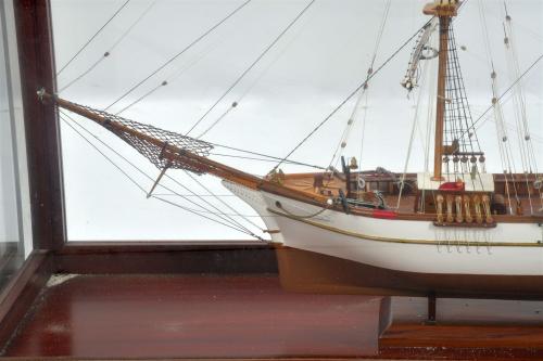 TWO SPANISH SHIP MODELS, 20TH CENTURY.