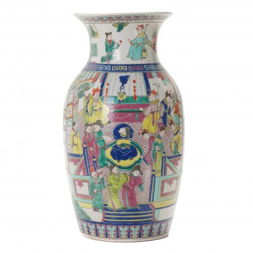 CHINESE VASE, MID 20TH CENTURY.