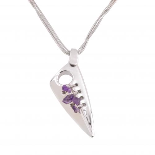 NECKLACE WITH PENDANT IN SILVER AND AMETHYST.