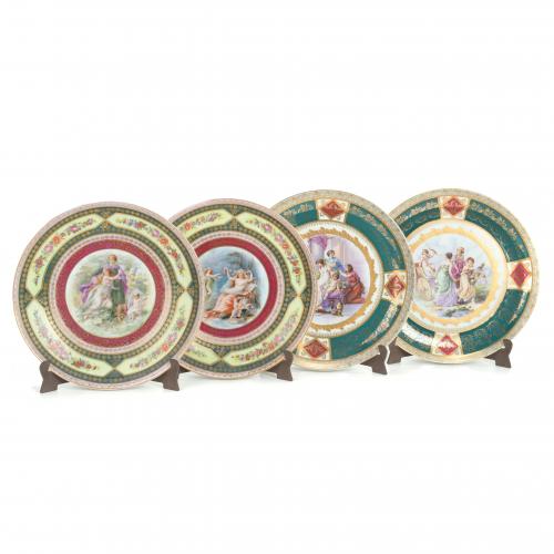 FOUR DECORATIVE DISHES, EARLY 20TH CENTURY