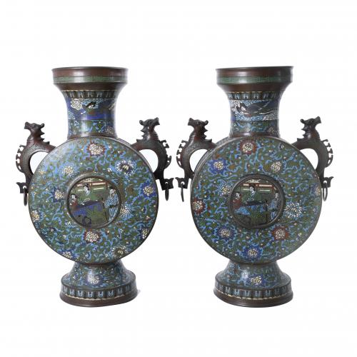 PAIR OF LARGE CHINESE VASES, MID 20TH CENTURY. 