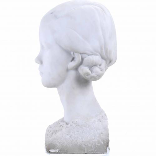 CATALAN SCHOOL, FIRST HALF 20TH CENTURY. "BUST  OF A GIRL".