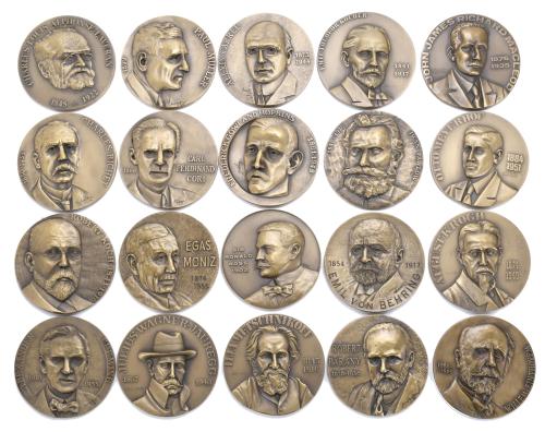 LOTE DE VEINTE MEDALLONES CONMEMORATIVOS DEDICADOS A LOS PREMIO NOBEL DE MEDICINA, SEGUNDA MITAD SIGLO XX.