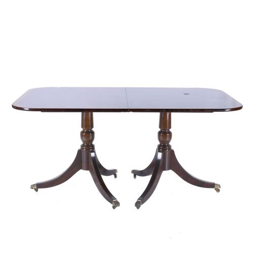 MESA DE COMEDOR INGLESA ESTILO REGENCY, MED. SIGLO XX.