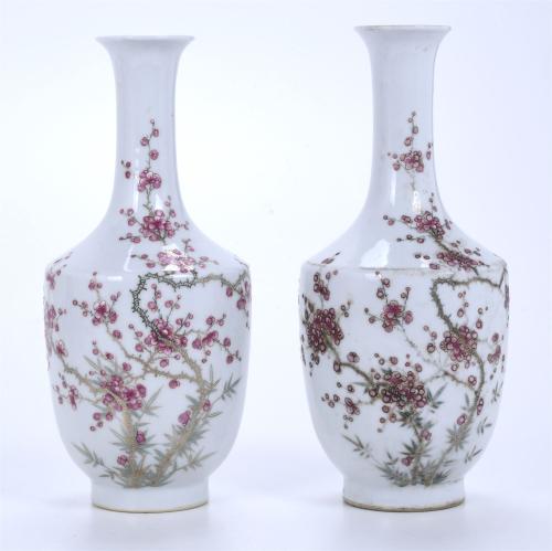 PAIR OF CHINESE VASES, 1920-1940.