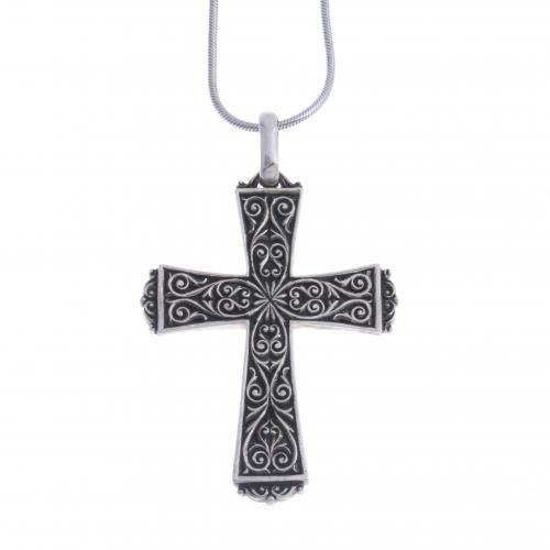 CHAIN WITH SILVER CROSS.