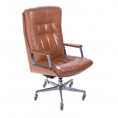 NORWEGIAN SWIVEL OFFICE CHAIR, CIRCA 1960-1970.