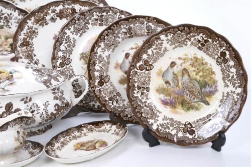 VAJILLA INGLESA THE ROYAL WORCESTER GROUP PALISSY GAMES SERIES