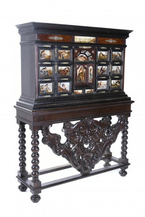 AFTER 17TH CENTURY NEAPOLITAN MODELS. WRITING DESK WITH STA