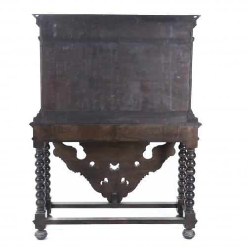 AFTER 17TH CENTURY NEAPOLITAN MODELS. WRITING DESK WITH STA